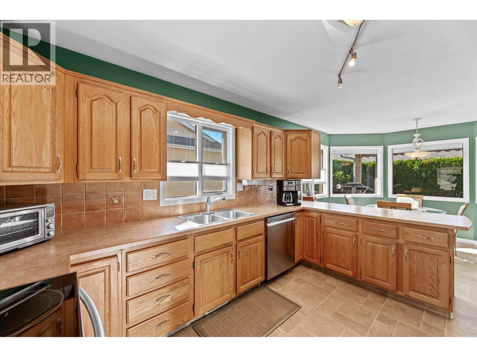 Picture for 2166 Kaslo  Court https://www.cirrealty.ca/reb/bc/0/10365790_9.jpg