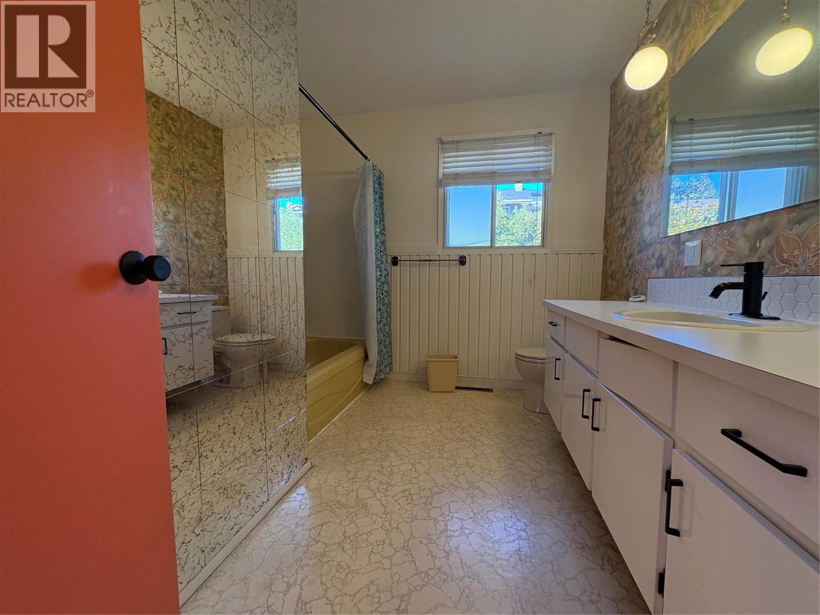 Picture for 1738 Smithson  Drive https://www.cirrealty.ca/reb/bc/0/10365870_13.jpg