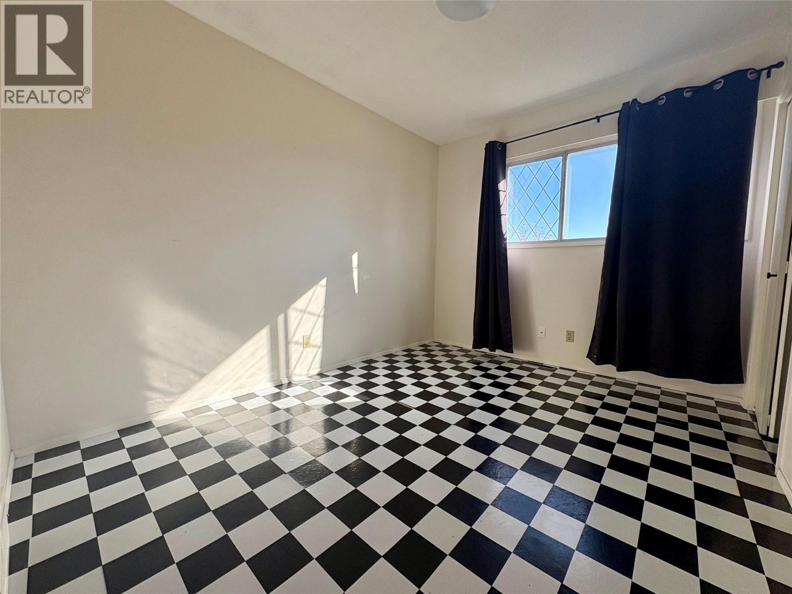 Picture for 1738 Smithson  Drive https://www.cirrealty.ca/reb/bc/0/10365870_15.jpg