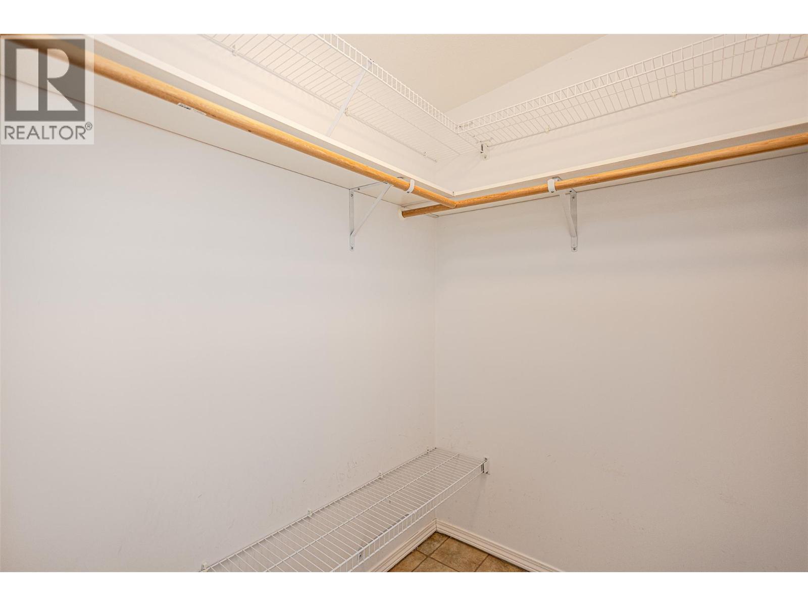 Picture for Unit #209, 1850 Shannon Lake  Road https://www.cirrealty.ca/reb/bc/0/10365890_12.jpg