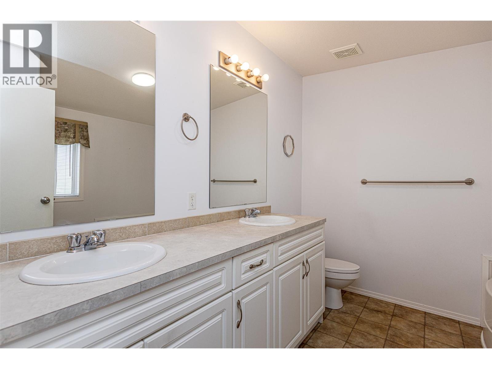 Picture for Unit #209, 1850 Shannon Lake  Road https://www.cirrealty.ca/reb/bc/0/10365890_14.jpg