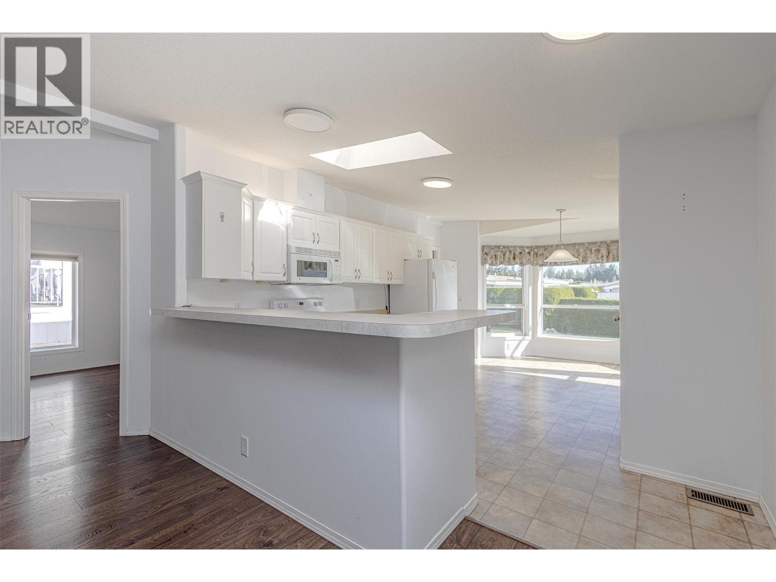 Picture for Unit #209, 1850 Shannon Lake  Road https://www.cirrealty.ca/reb/bc/0/10365890_2.jpg