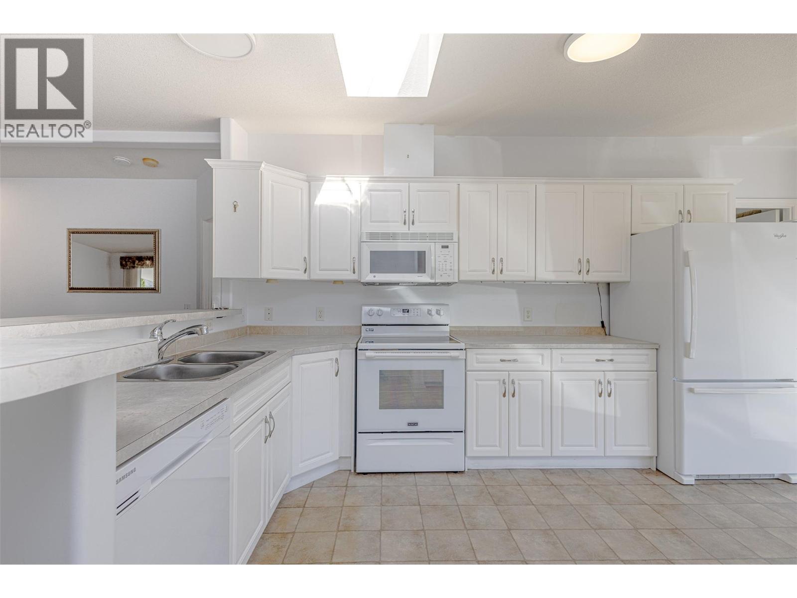 Picture for Unit #209, 1850 Shannon Lake  Road https://www.cirrealty.ca/reb/bc/0/10365890_3.jpg
