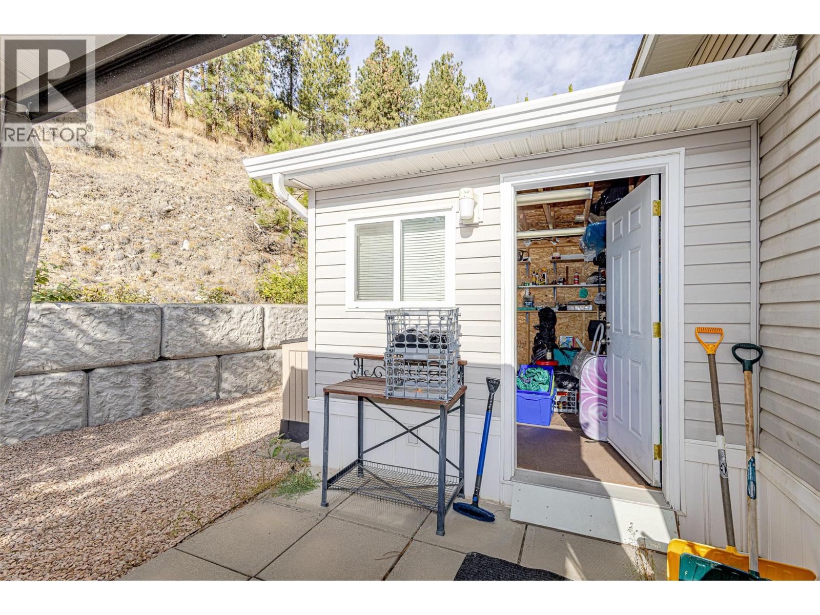 Picture for Unit #209, 1850 Shannon Lake  Road https://www.cirrealty.ca/reb/bc/0/10365890_31.jpg