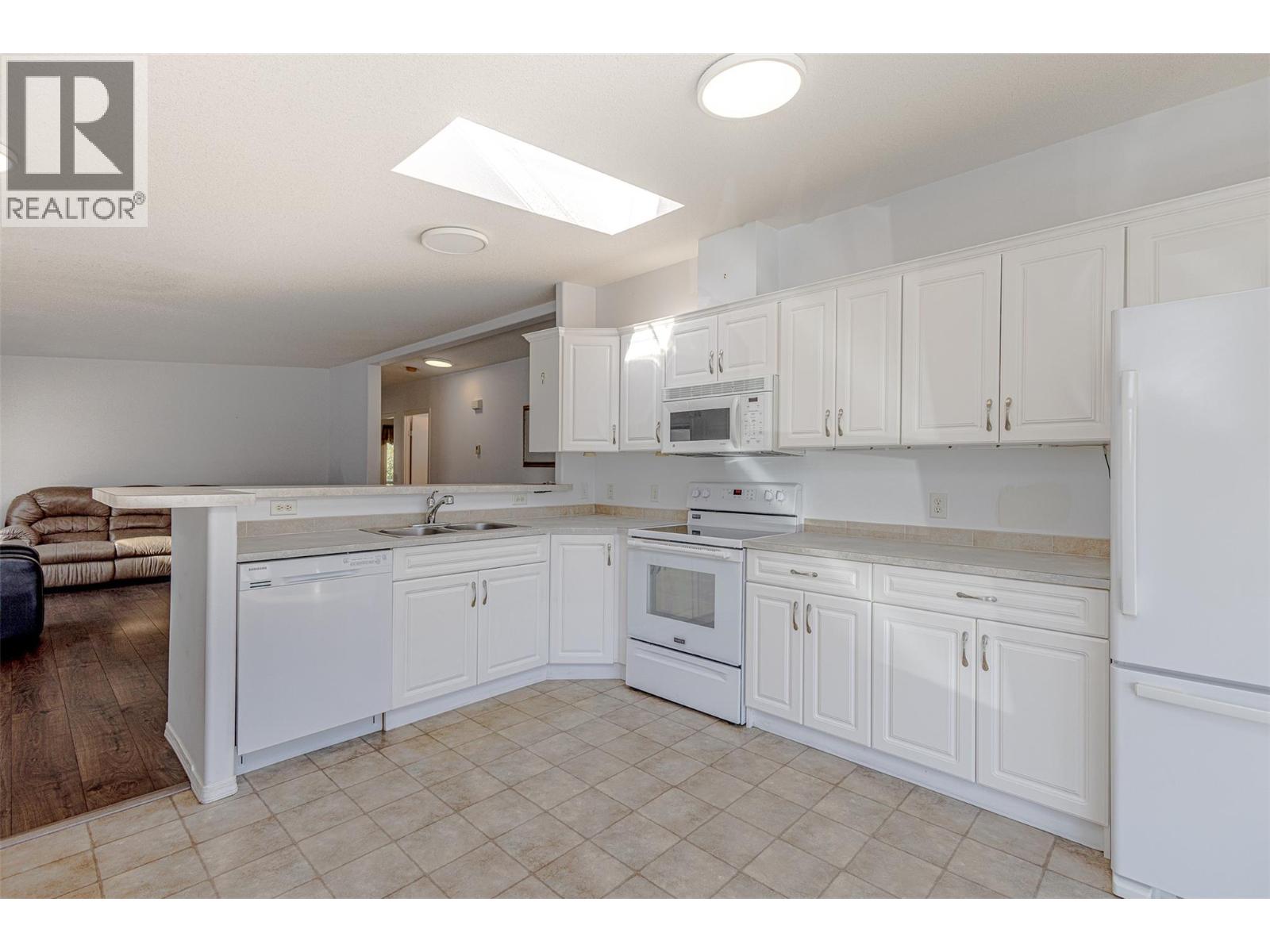 Picture for Unit #209, 1850 Shannon Lake  Road https://www.cirrealty.ca/reb/bc/0/10365890_4.jpg