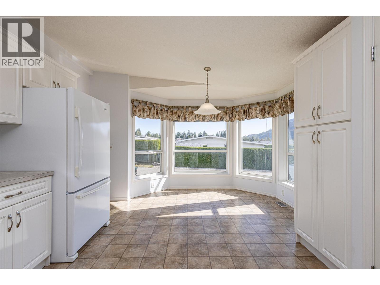 Picture for Unit #209, 1850 Shannon Lake  Road https://www.cirrealty.ca/reb/bc/0/10365890_5.jpg