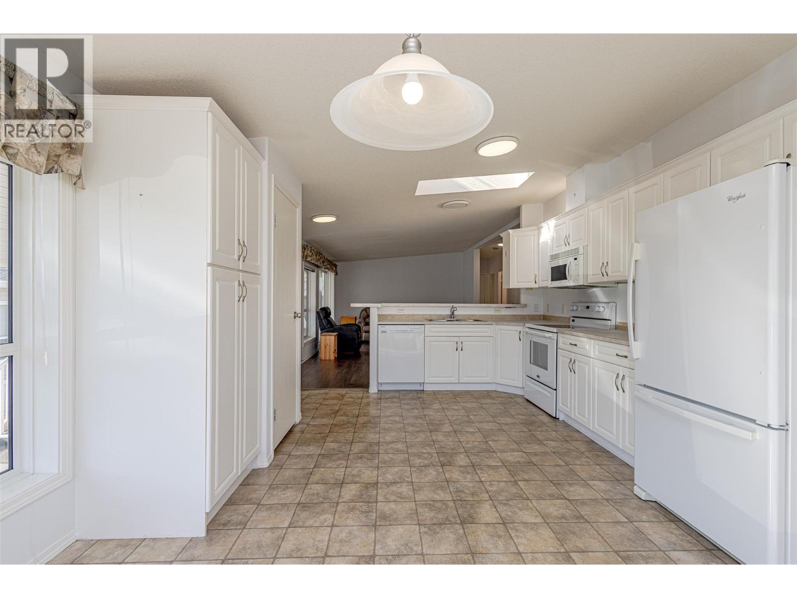 Picture for Unit #209, 1850 Shannon Lake  Road https://www.cirrealty.ca/reb/bc/0/10365890_6.jpg
