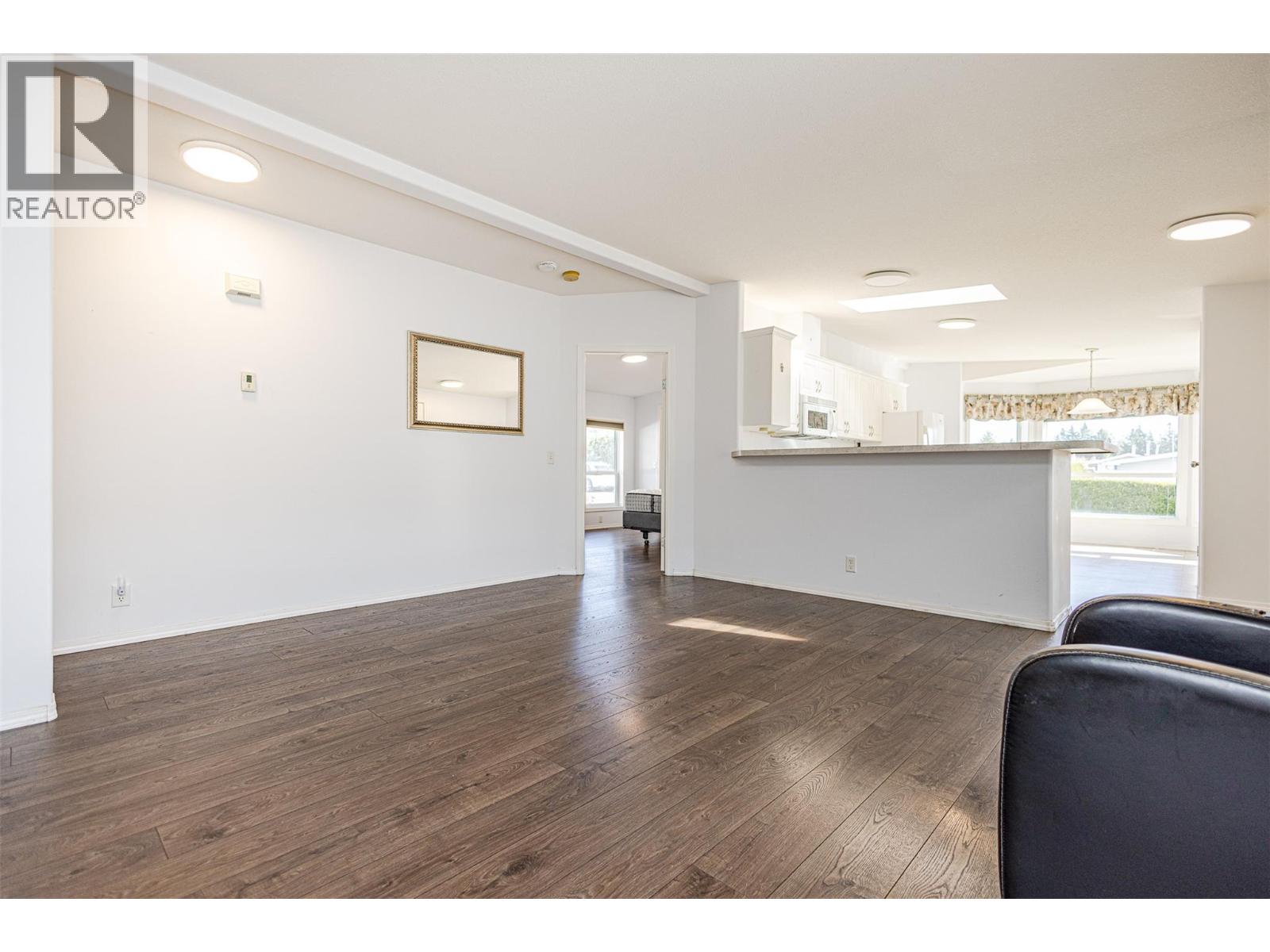 Picture for Unit #209, 1850 Shannon Lake  Road https://www.cirrealty.ca/reb/bc/0/10365890_9.jpg
