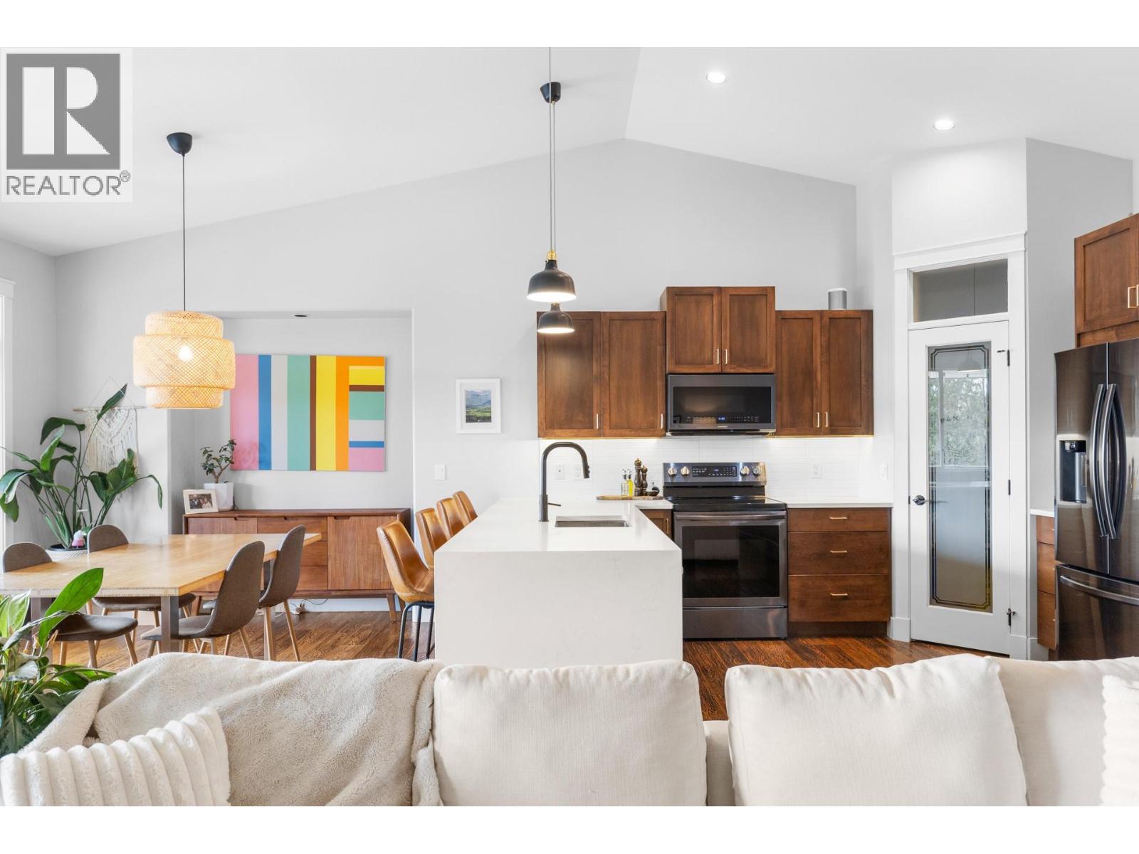 Picture for 2555 Tallus Ridge  Drive https://www.cirrealty.ca/reb/bc/0/10365920_10.jpg