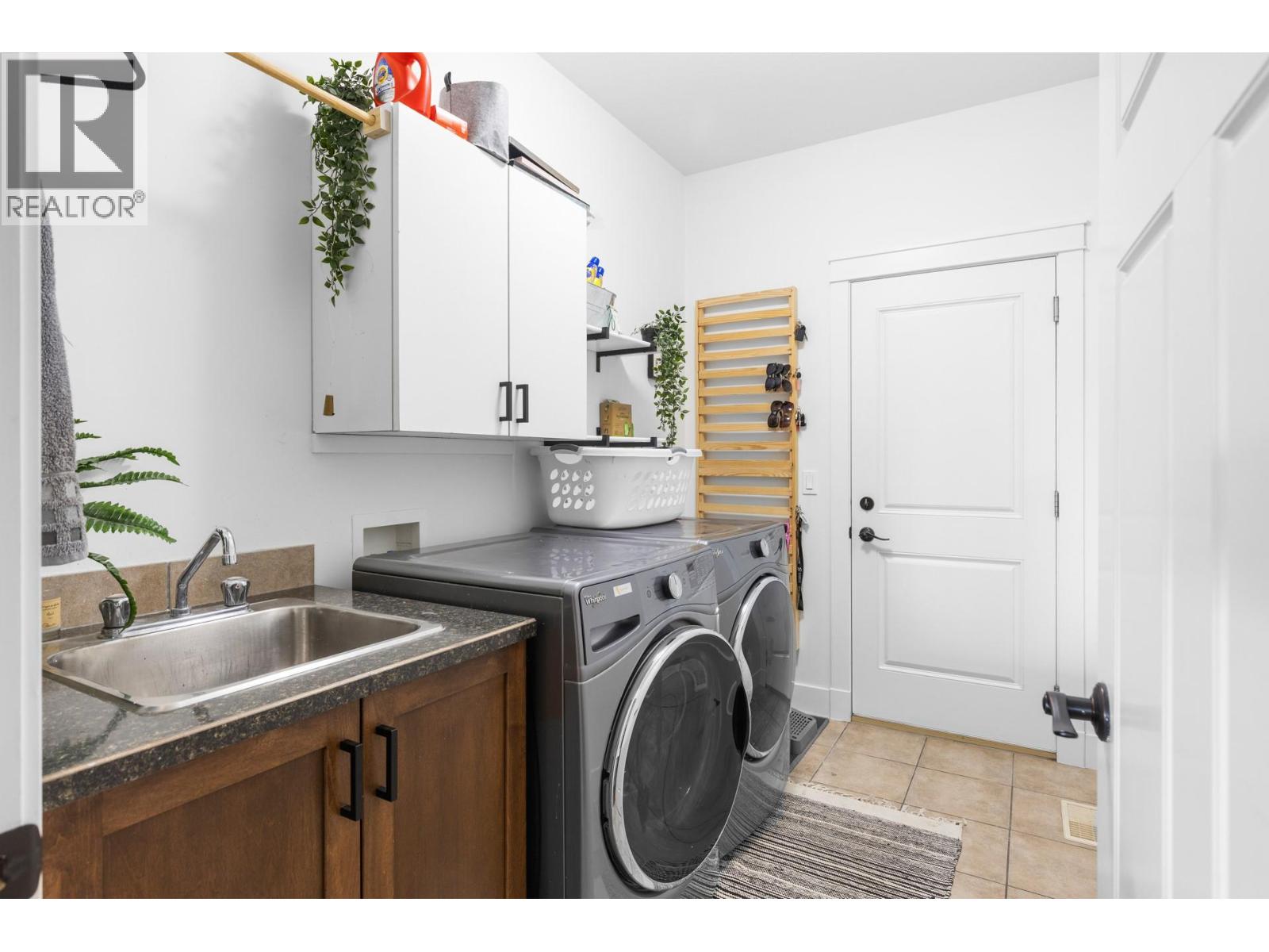 Picture for 2555 Tallus Ridge  Drive https://www.cirrealty.ca/reb/bc/0/10365920_30.jpg
