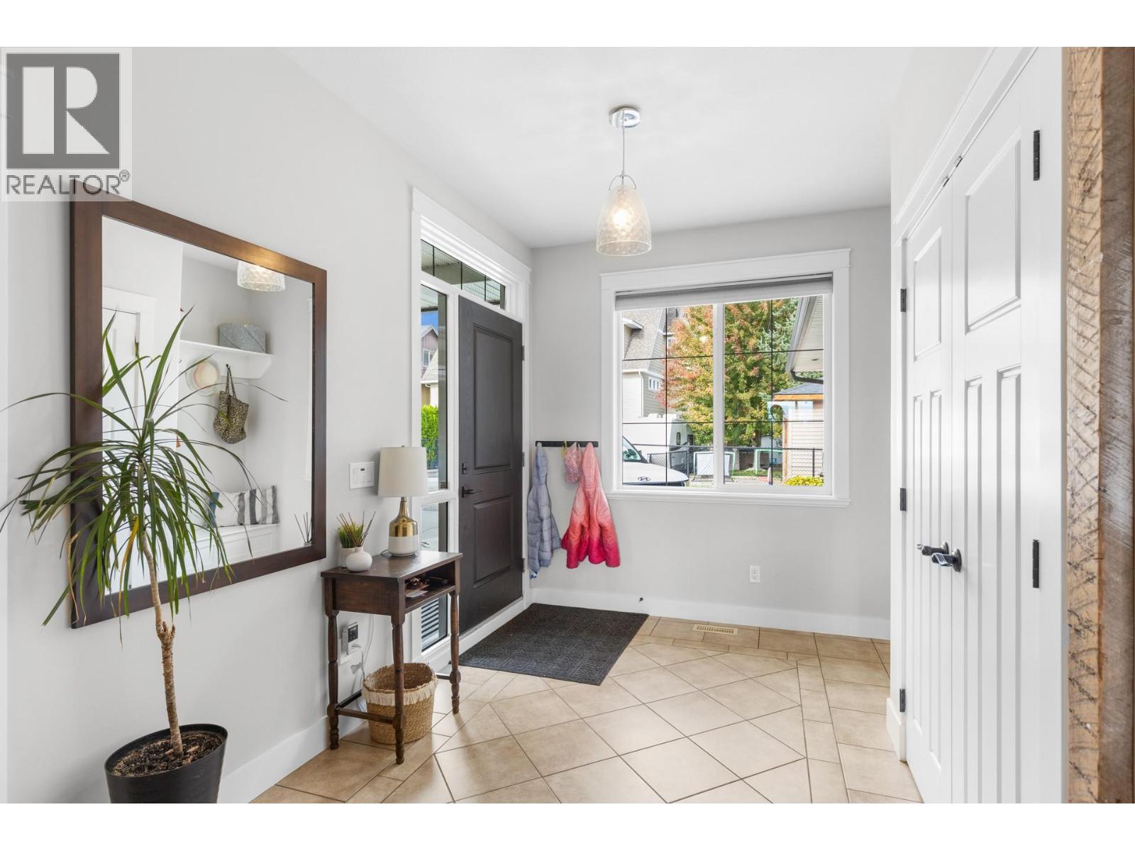 Picture for 2555 Tallus Ridge  Drive https://www.cirrealty.ca/reb/bc/0/10365920_4.jpg
