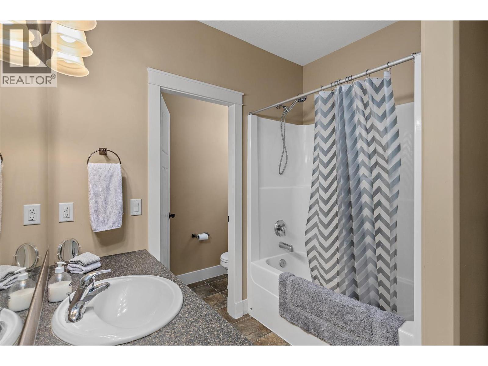 Picture for 2555 Tallus Ridge  Drive https://www.cirrealty.ca/reb/bc/0/10365920_46.jpg
