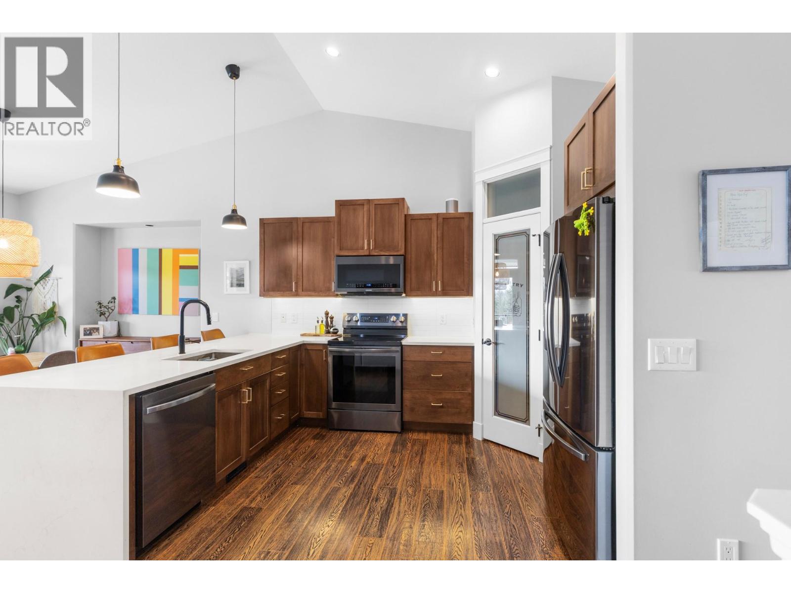 Picture for 2555 Tallus Ridge  Drive https://www.cirrealty.ca/reb/bc/0/10365920_7.jpg