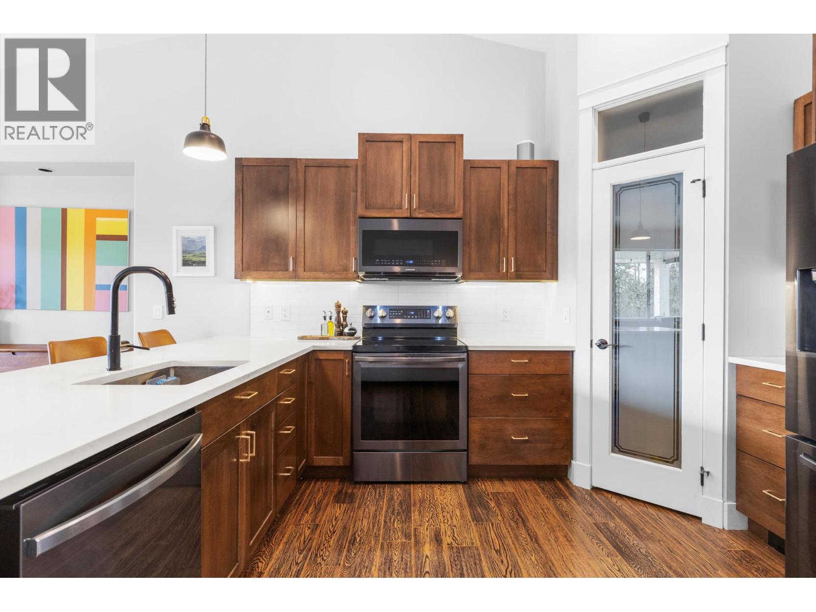 Picture for 2555 Tallus Ridge  Drive https://www.cirrealty.ca/reb/bc/0/10365920_8.jpg