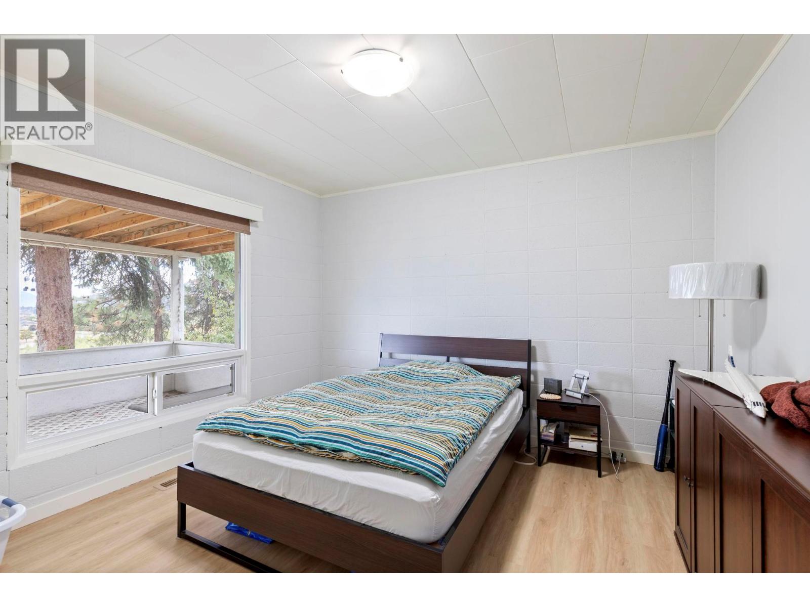 Picture for 590 Brenda  Road https://www.cirrealty.ca/reb/bc/0/10366090_12.jpg