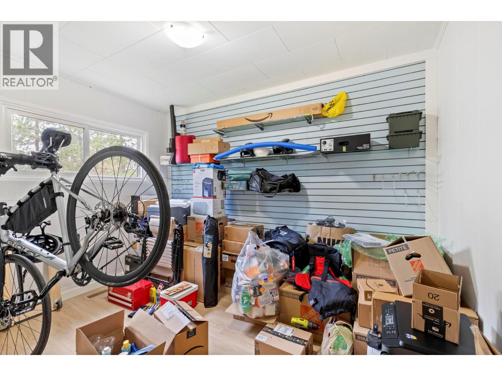 Picture for 590 Brenda  Road https://www.cirrealty.ca/reb/bc/0/10366090_17.jpg