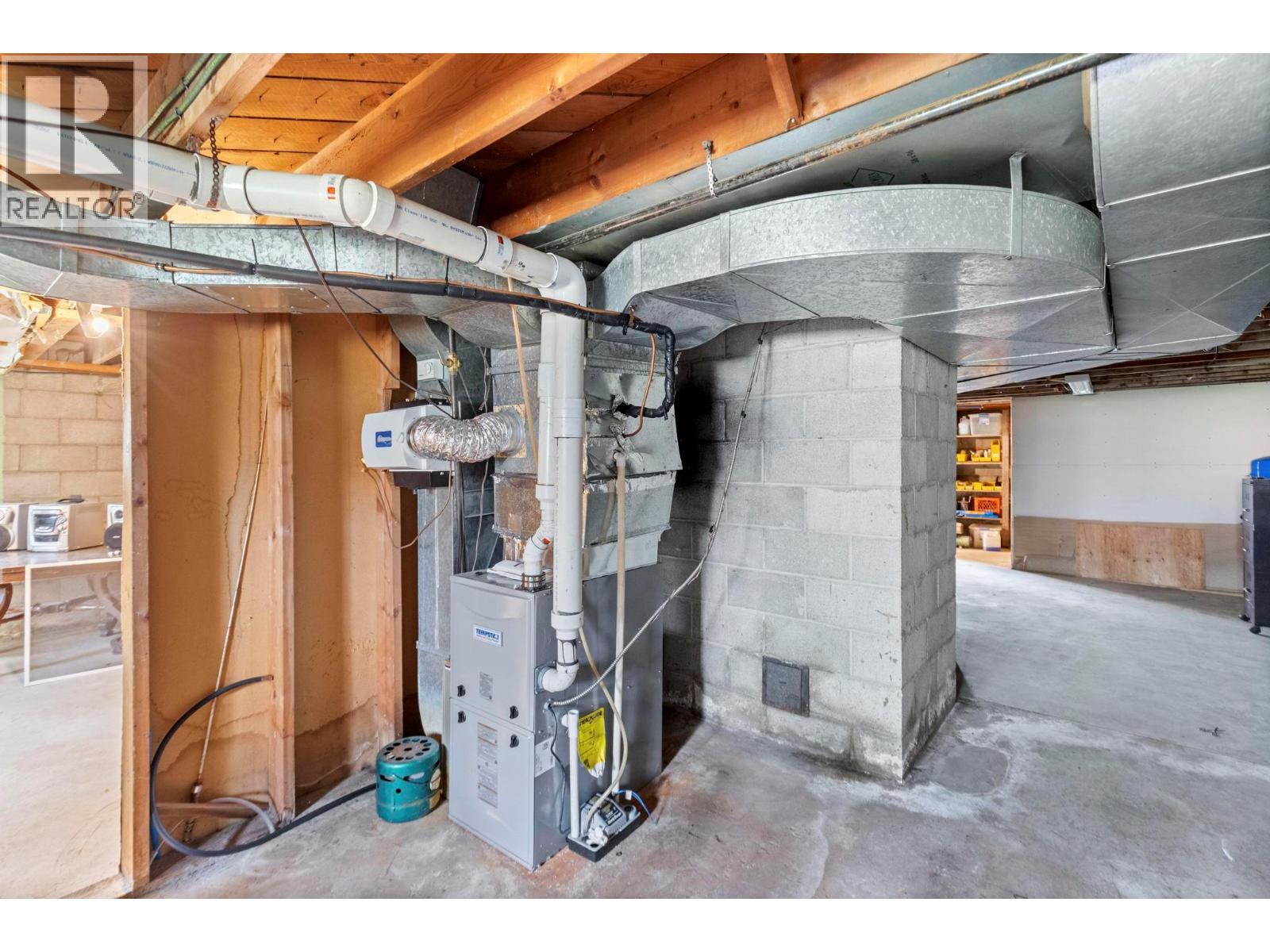 Picture for 590 Brenda  Road https://www.cirrealty.ca/reb/bc/0/10366090_19.jpg