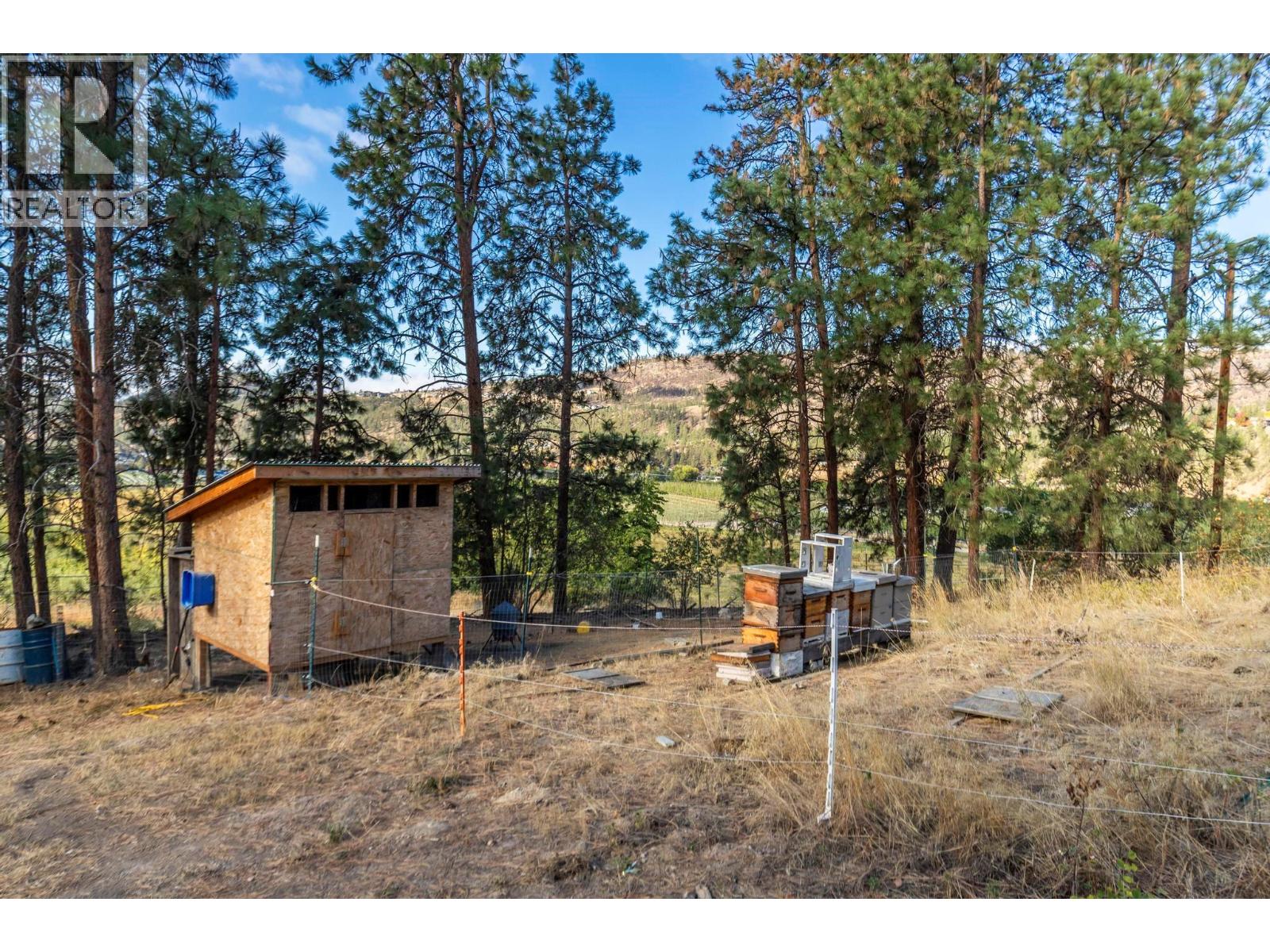 Picture for 590 Brenda  Road https://www.cirrealty.ca/reb/bc/0/10366090_32.jpg