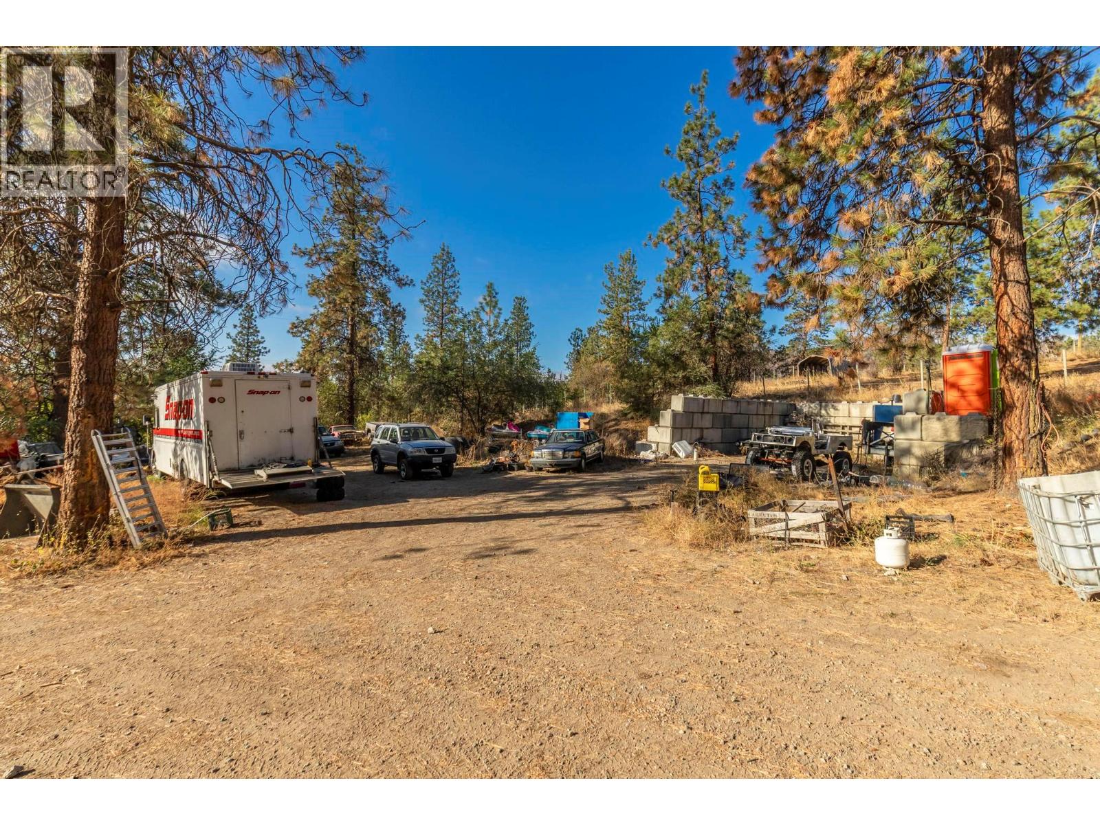 Picture for 590 Brenda  Road https://www.cirrealty.ca/reb/bc/0/10366090_36.jpg