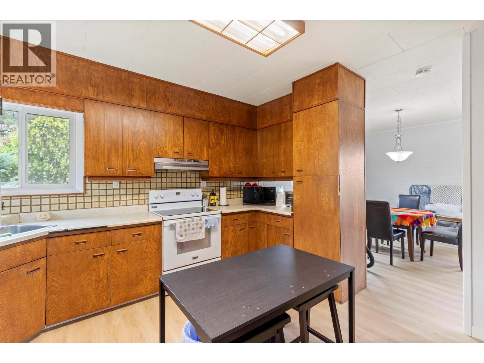 Picture for 590 Brenda  Road https://www.cirrealty.ca/reb/bc/0/10366090_7.jpg