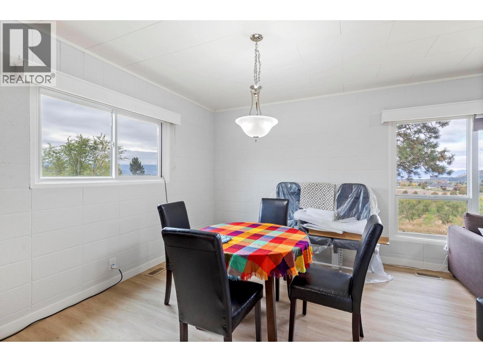 Picture for 590 Brenda  Road https://www.cirrealty.ca/reb/bc/0/10366090_8.jpg