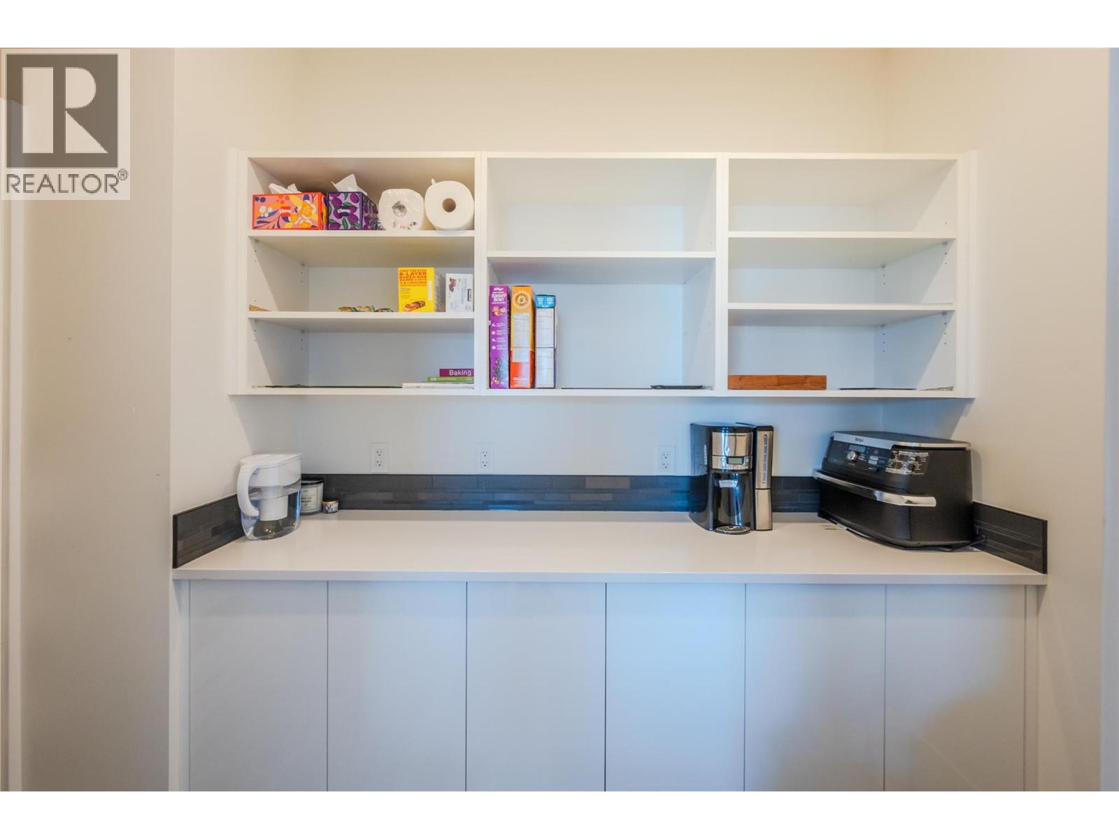 Picture for 2776 Hawthorn  Drive https://www.cirrealty.ca/reb/bc/0/10366160_11.jpg