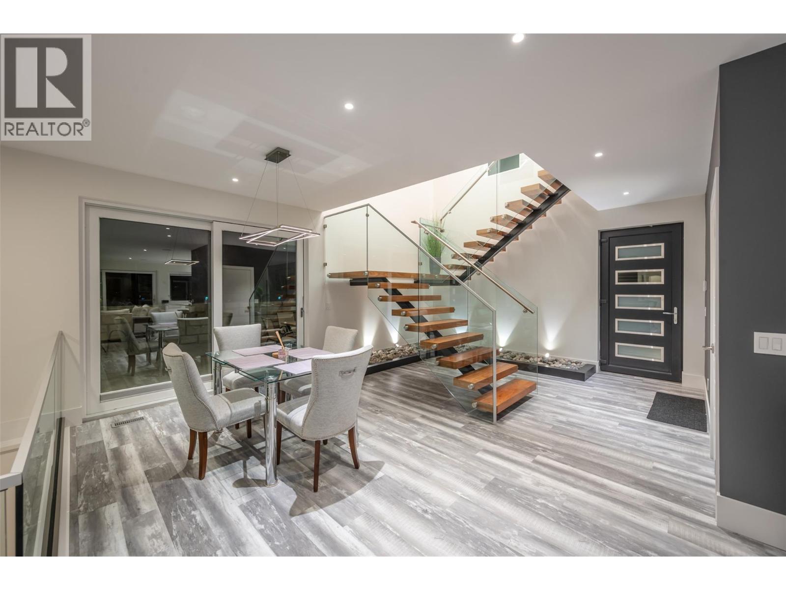 Picture for 2776 Hawthorn  Drive https://www.cirrealty.ca/reb/bc/0/10366160_23.jpg