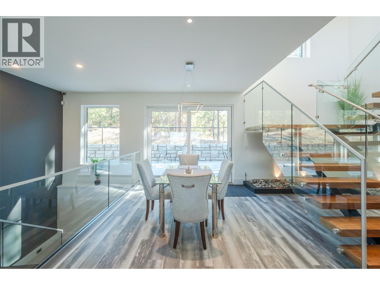 Picture for 2776 Hawthorn  Drive https://www.cirrealty.ca/reb/bc/0/10366160_24.jpg