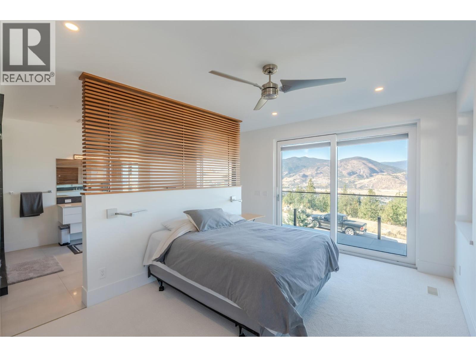 Picture for 2776 Hawthorn  Drive https://www.cirrealty.ca/reb/bc/0/10366160_42.jpg