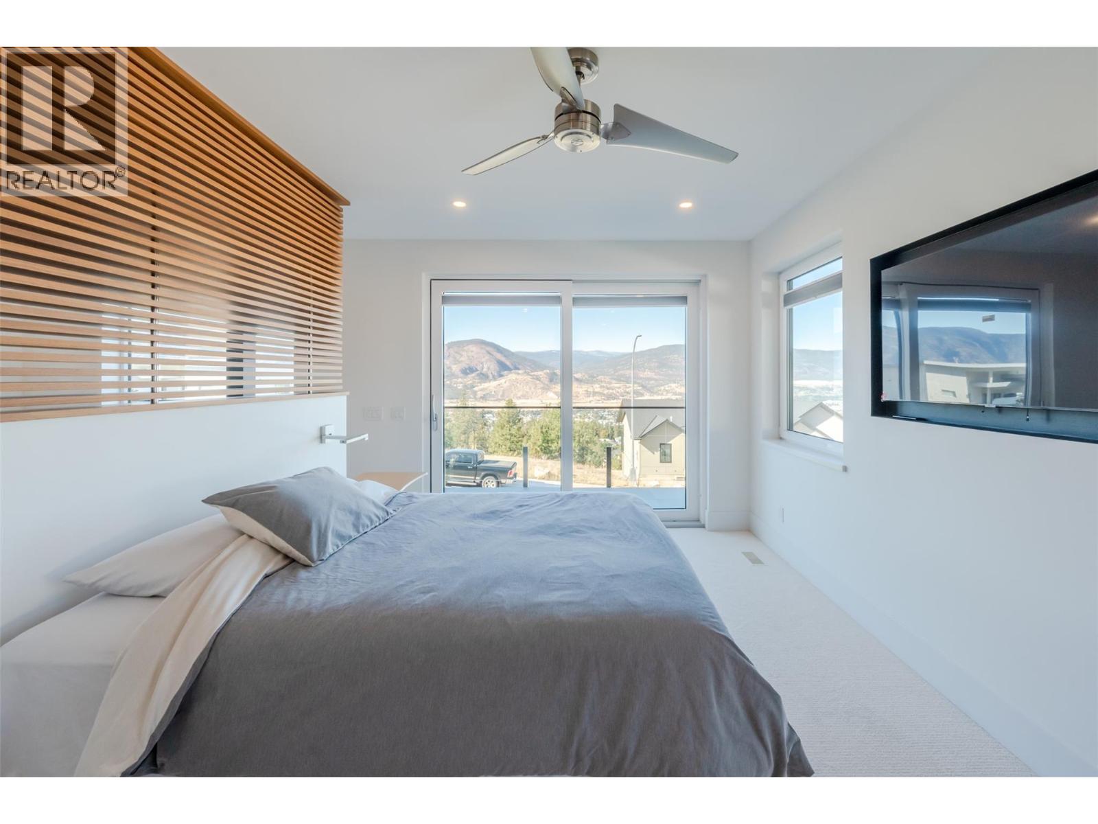 Picture for 2776 Hawthorn  Drive https://www.cirrealty.ca/reb/bc/0/10366160_44.jpg