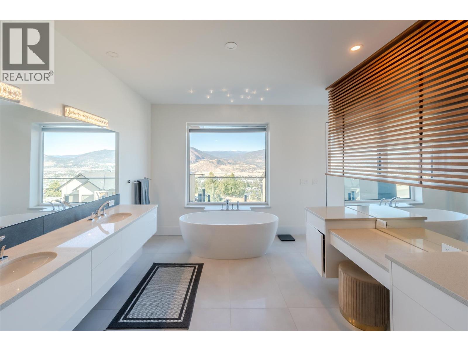 Picture for 2776 Hawthorn  Drive https://www.cirrealty.ca/reb/bc/0/10366160_47.jpg