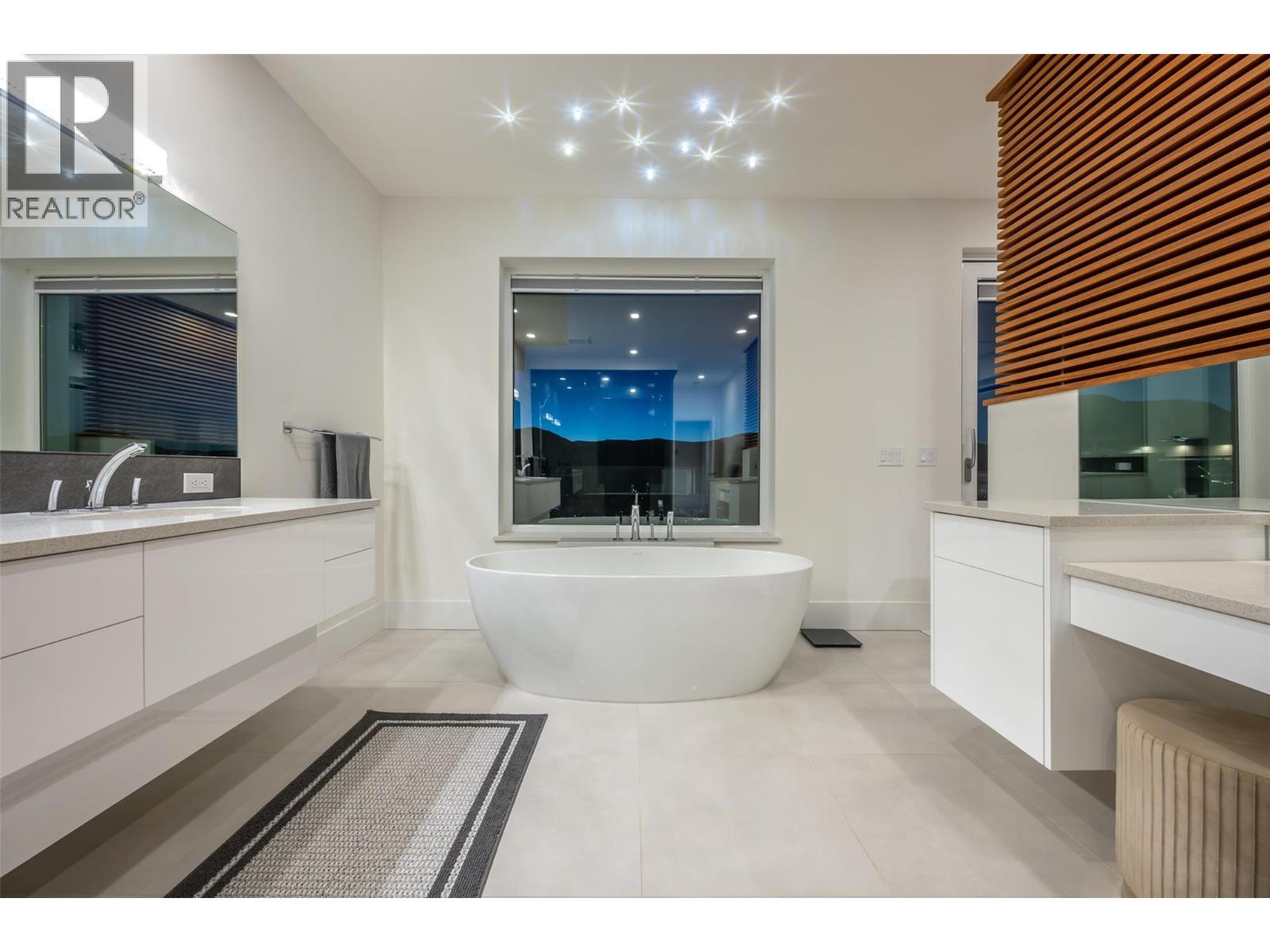 Picture for 2776 Hawthorn  Drive https://www.cirrealty.ca/reb/bc/0/10366160_49.jpg