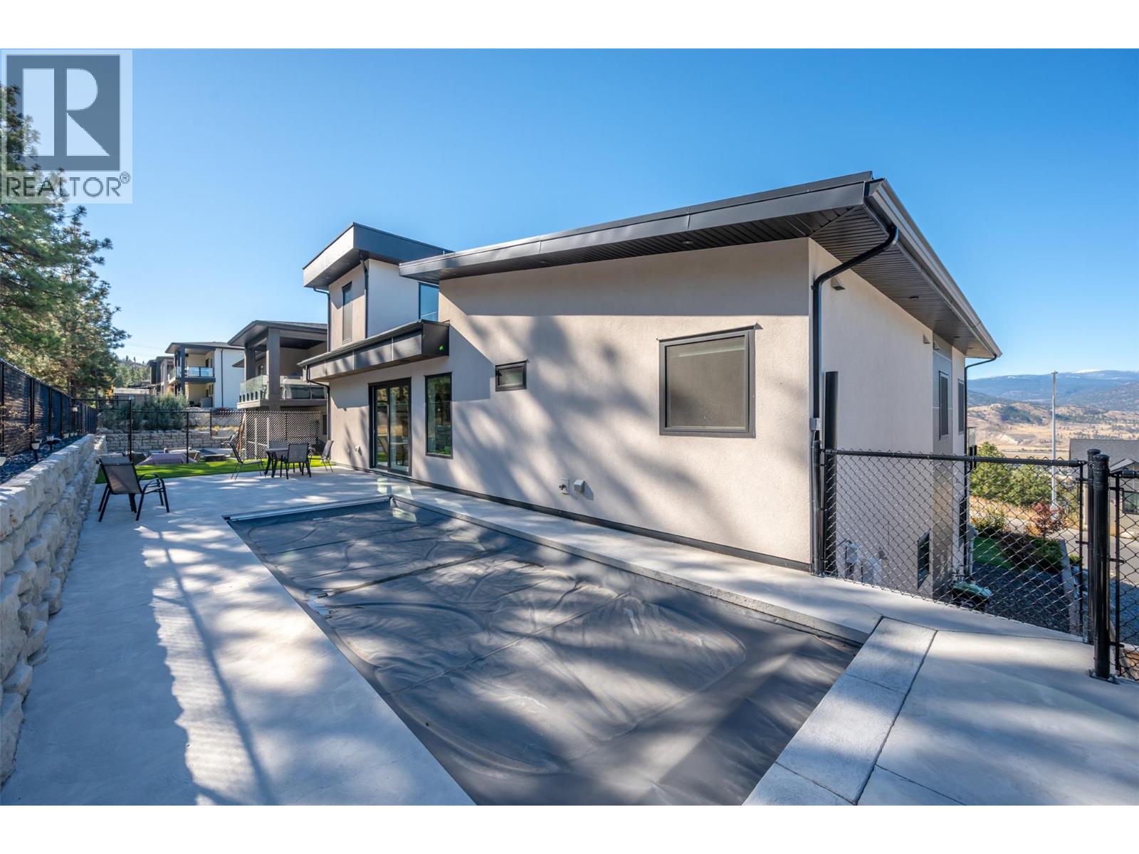 Picture for 2776 Hawthorn  Drive https://www.cirrealty.ca/reb/bc/0/10366160_57.jpg