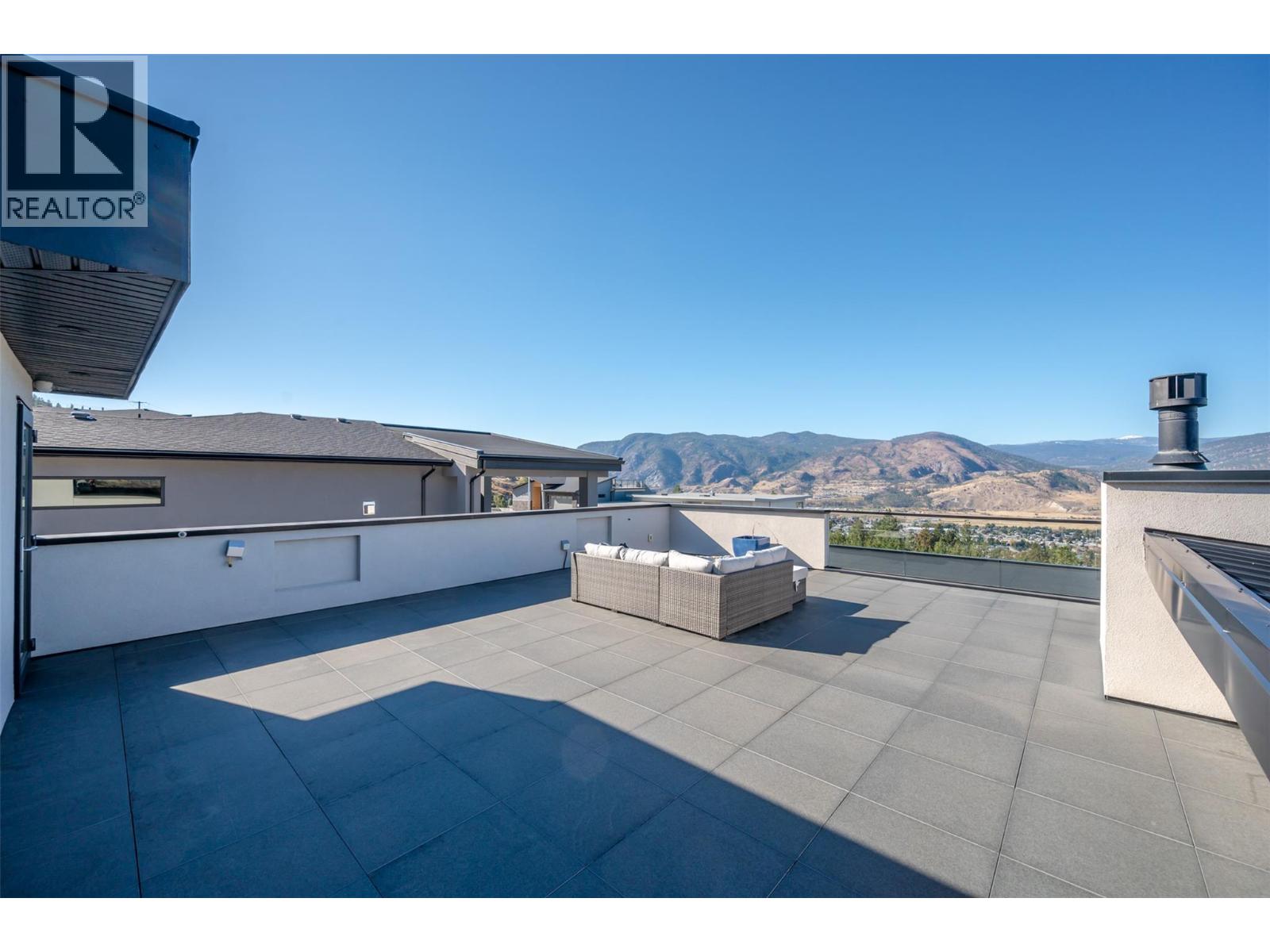 Picture for 2776 Hawthorn  Drive https://www.cirrealty.ca/reb/bc/0/10366160_63.jpg