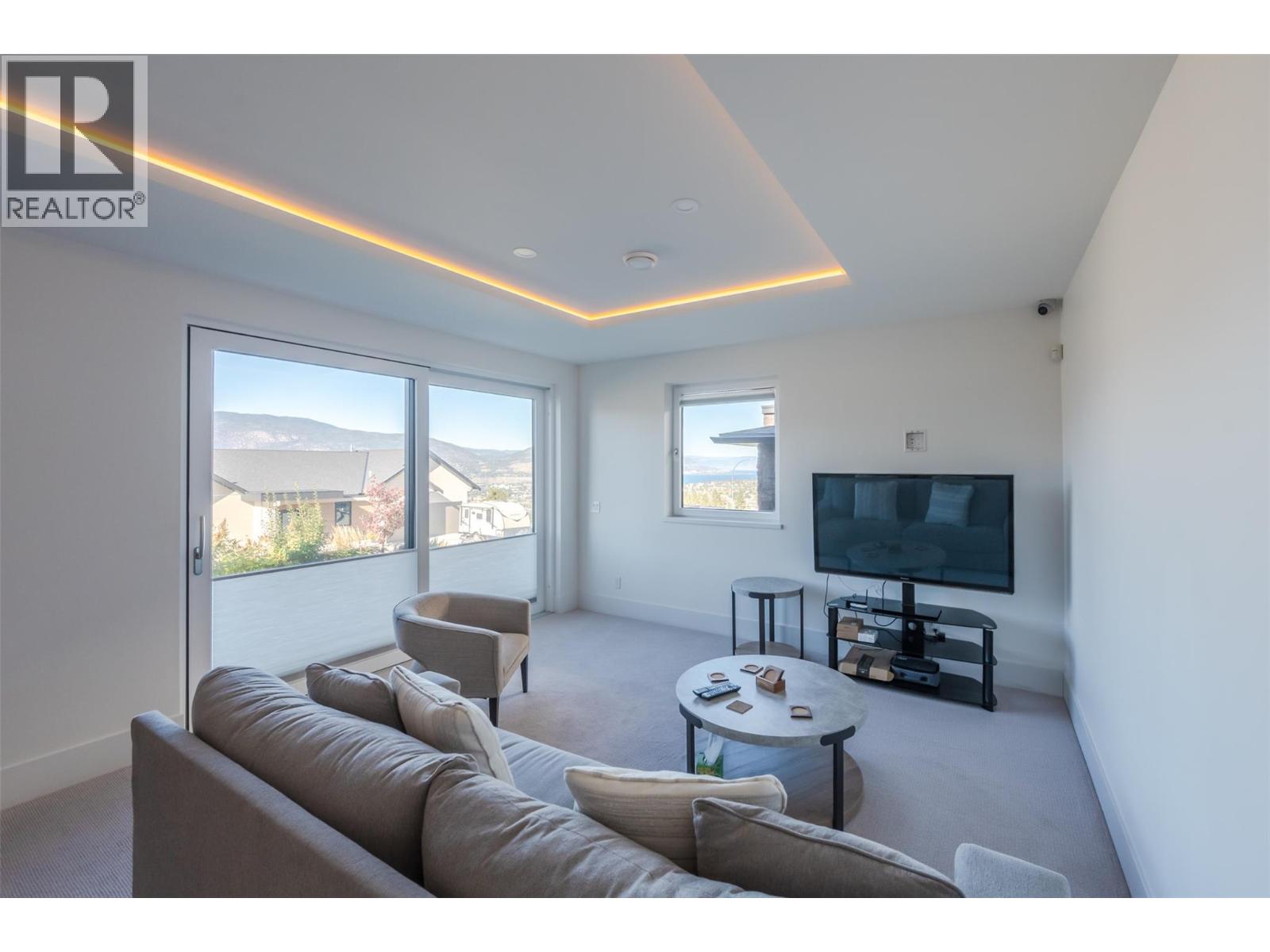 Picture for 2776 Hawthorn  Drive https://www.cirrealty.ca/reb/bc/0/10366160_66.jpg