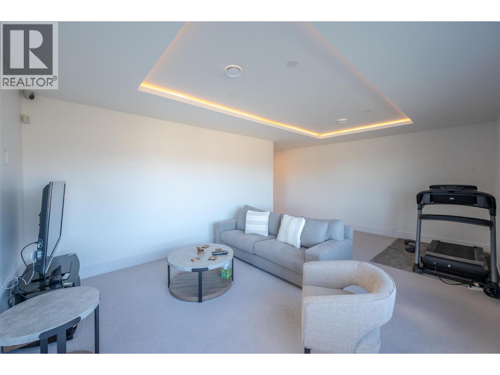 Picture for 2776 Hawthorn  Drive https://www.cirrealty.ca/reb/bc/0/10366160_67.jpg