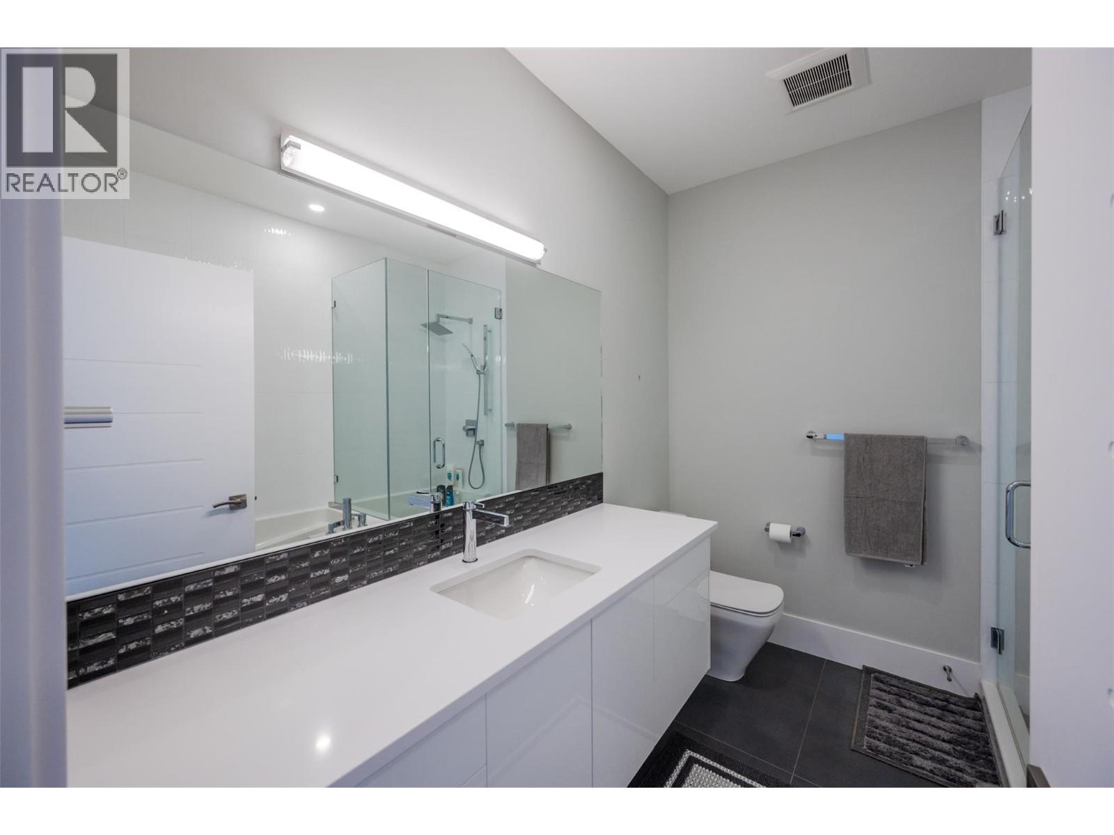 Picture for 2776 Hawthorn  Drive https://www.cirrealty.ca/reb/bc/0/10366160_68.jpg