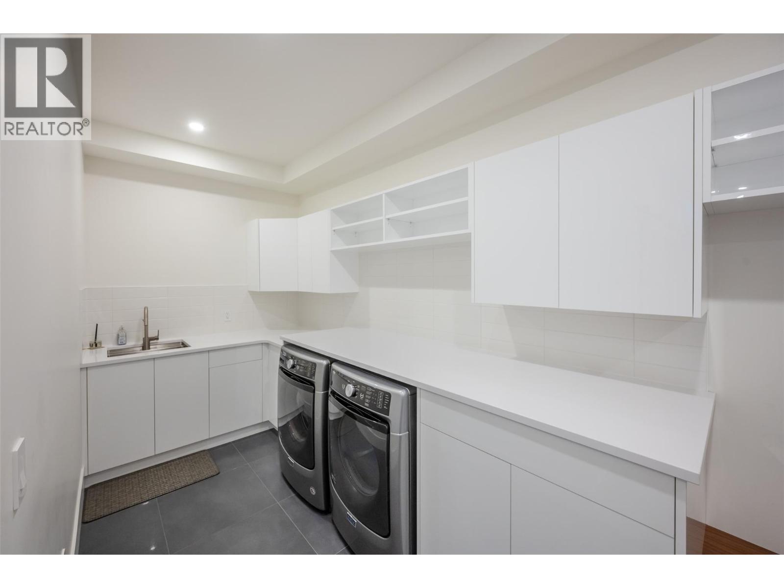 Picture for 2776 Hawthorn  Drive https://www.cirrealty.ca/reb/bc/0/10366160_73.jpg