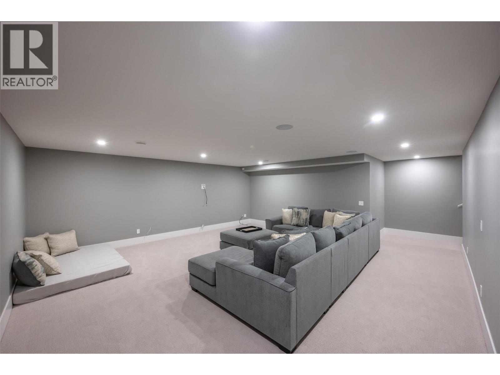 Picture for 2776 Hawthorn  Drive https://www.cirrealty.ca/reb/bc/0/10366160_77.jpg