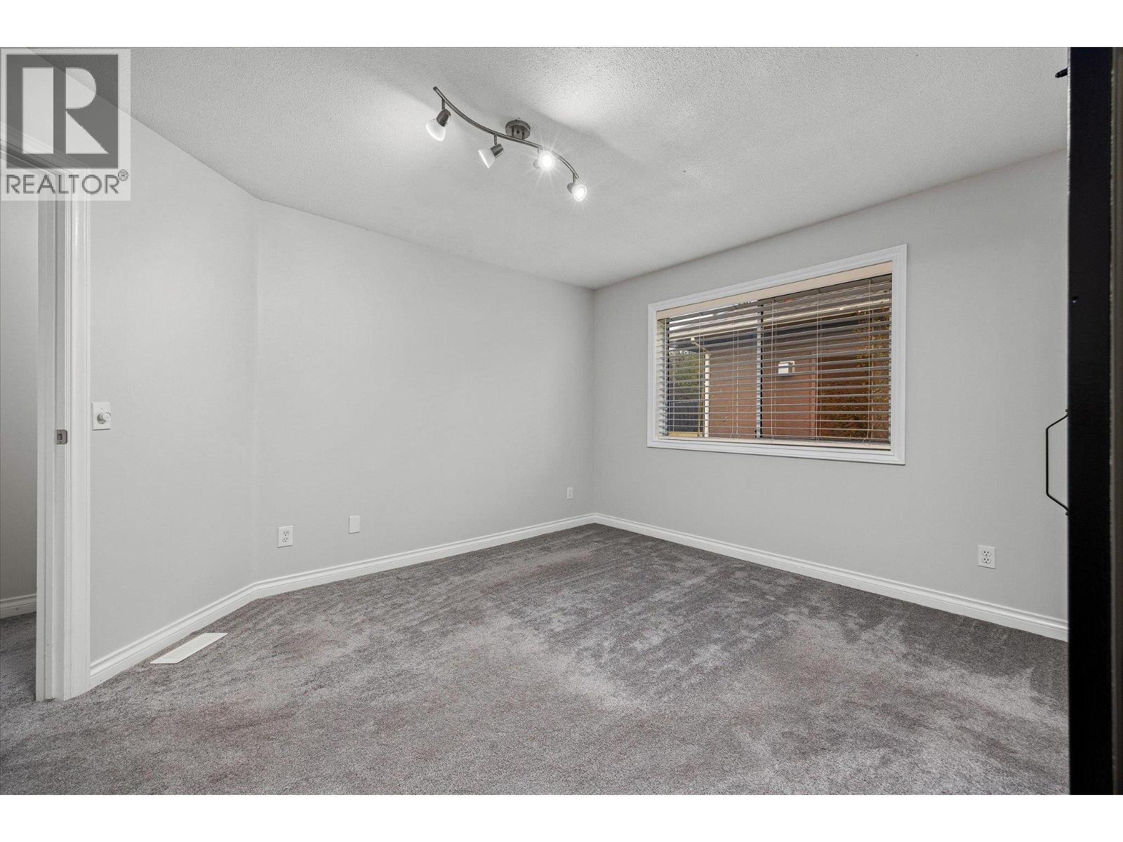 Picture for 2306 Devon  Court https://www.cirrealty.ca/reb/bc/0/10366200_14.jpg