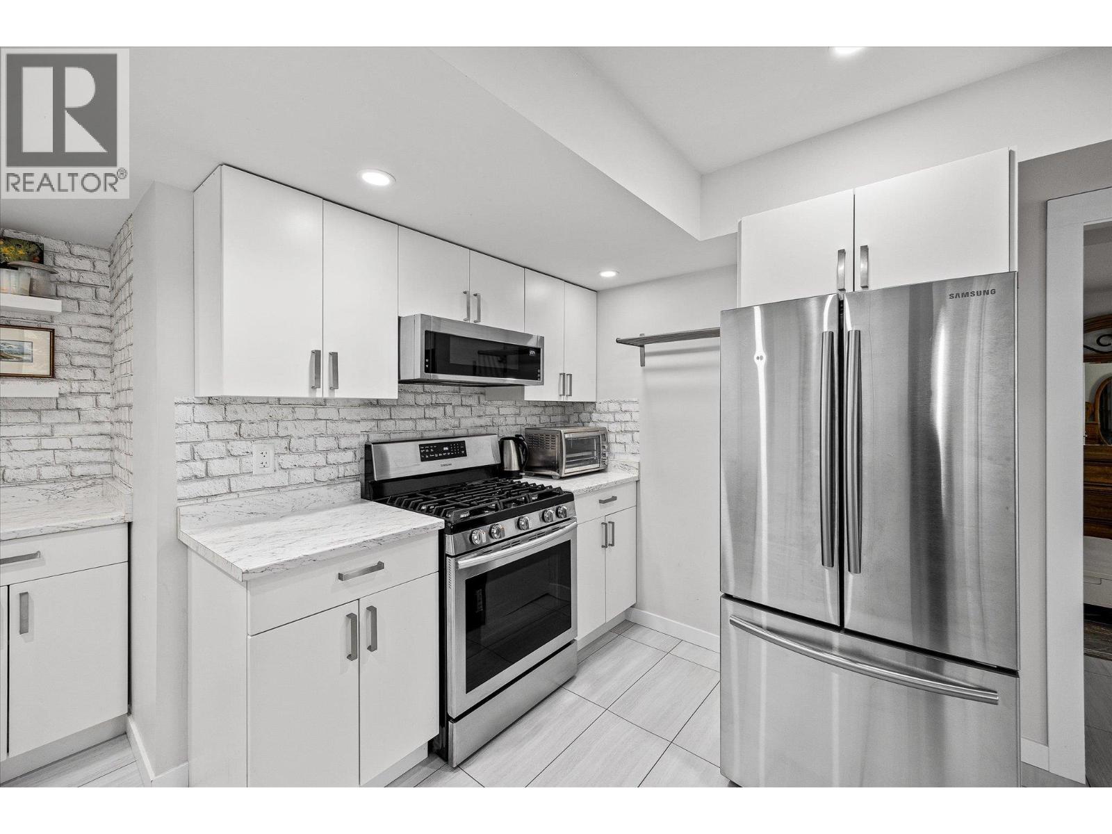 Picture for 2306 Devon  Court https://www.cirrealty.ca/reb/bc/0/10366200_22.jpg