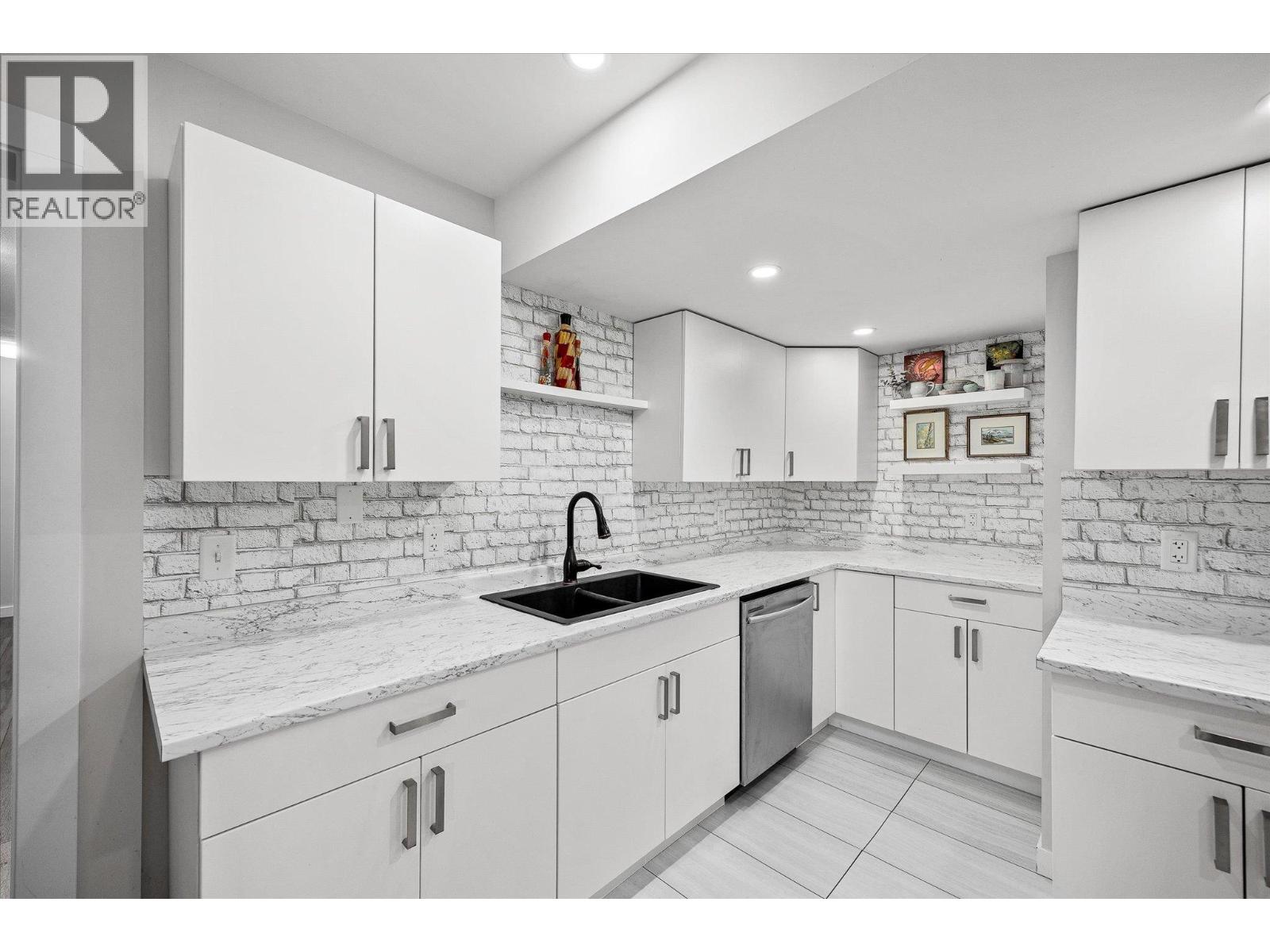 Picture for 2306 Devon  Court https://www.cirrealty.ca/reb/bc/0/10366200_23.jpg