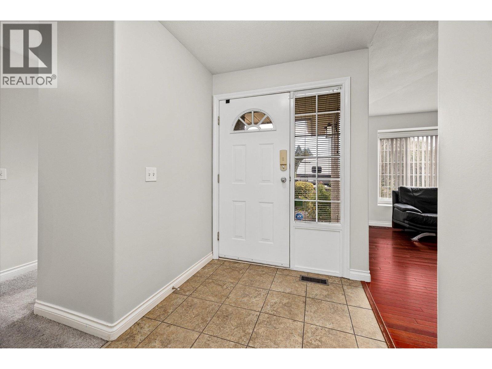 Picture for 2306 Devon  Court https://www.cirrealty.ca/reb/bc/0/10366200_3.jpg