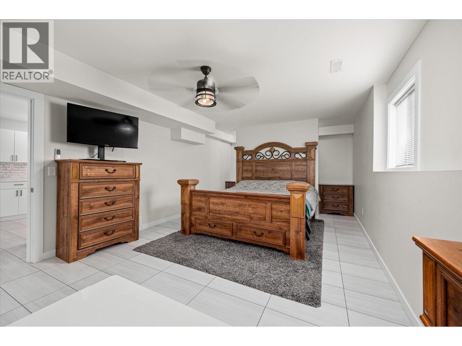 Picture for 2306 Devon  Court https://www.cirrealty.ca/reb/bc/0/10366200_32.jpg