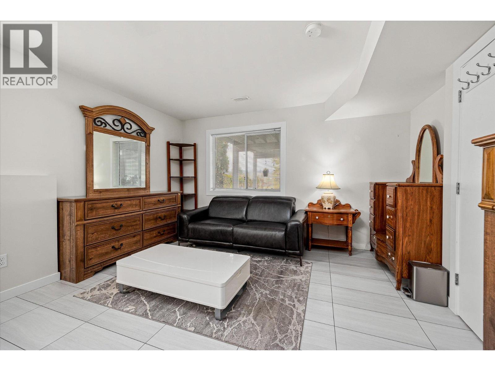 Picture for 2306 Devon  Court https://www.cirrealty.ca/reb/bc/0/10366200_34.jpg