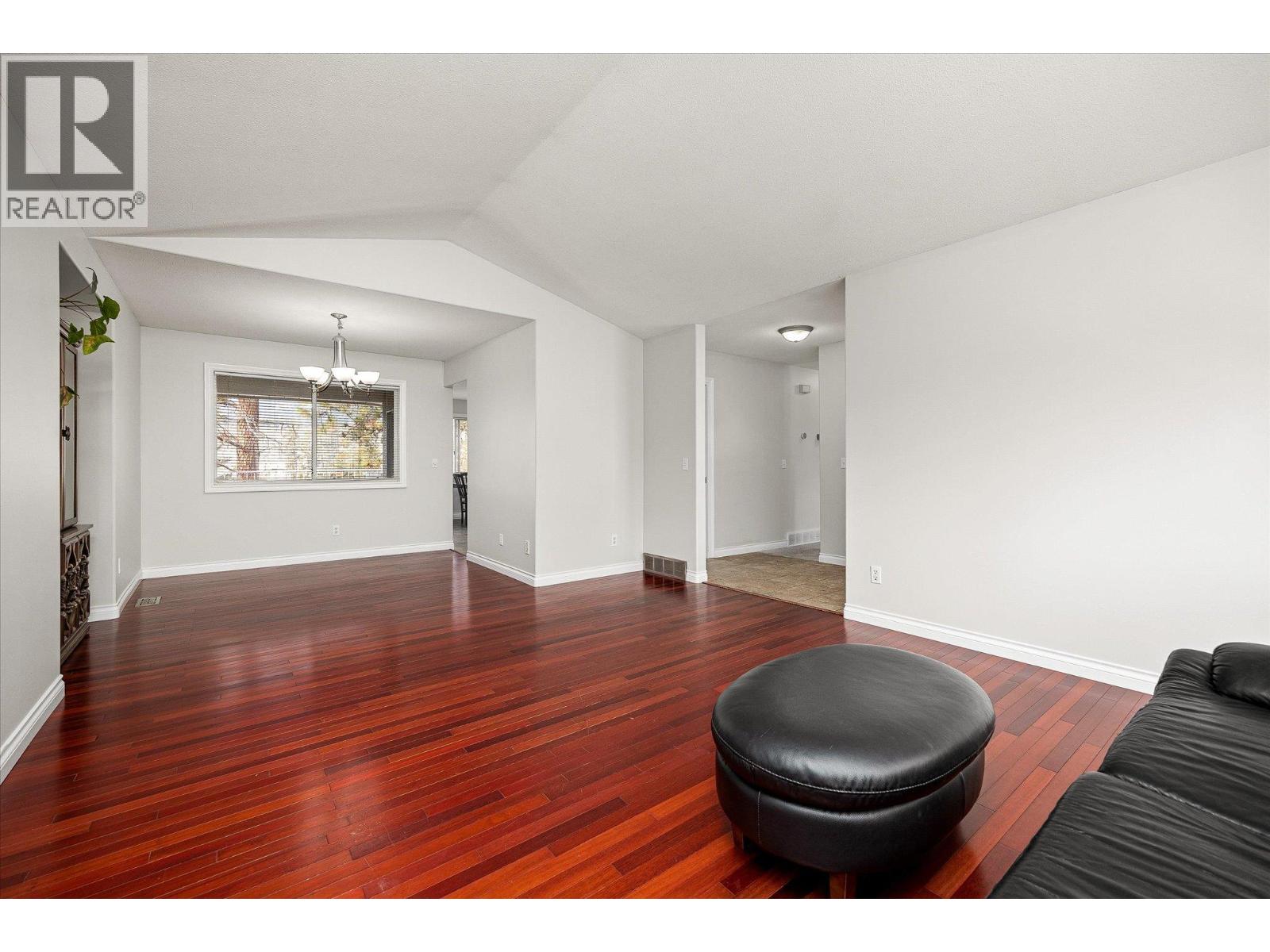 Picture for 2306 Devon  Court https://www.cirrealty.ca/reb/bc/0/10366200_5.jpg