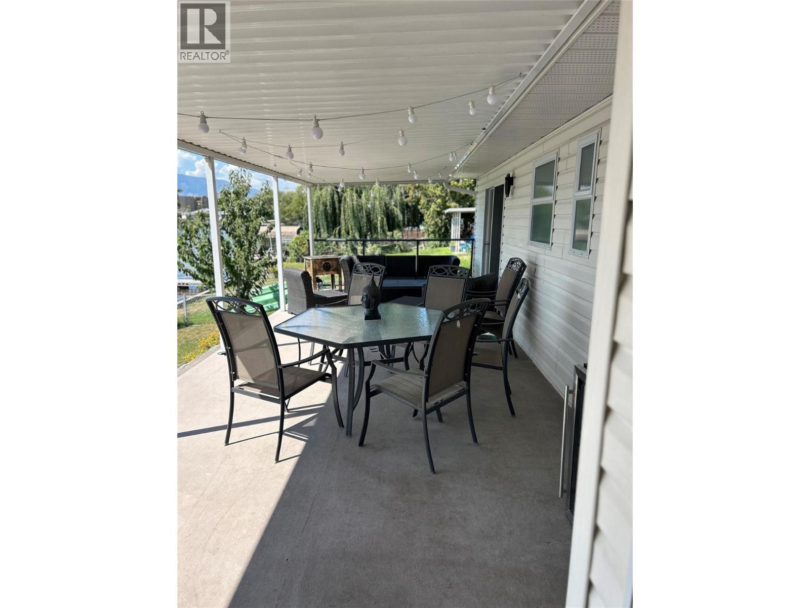 Picture for 38 BAYVIEW  Crescent https://www.cirrealty.ca/reb/bc/0/10366240_12.jpg