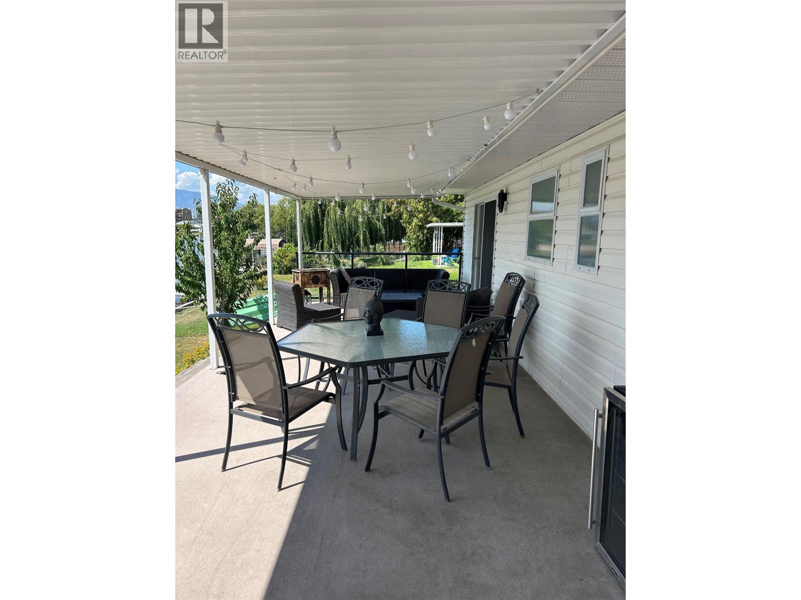 Picture for 38 BAYVIEW  Crescent https://www.cirrealty.ca/reb/bc/0/10366240_15.jpg