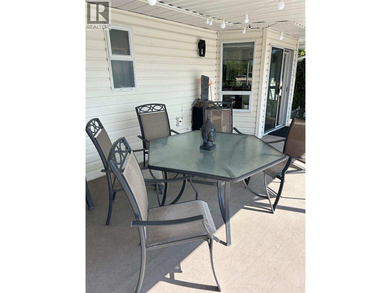 Picture for 38 BAYVIEW  Crescent https://www.cirrealty.ca/reb/bc/0/10366240_19.jpg