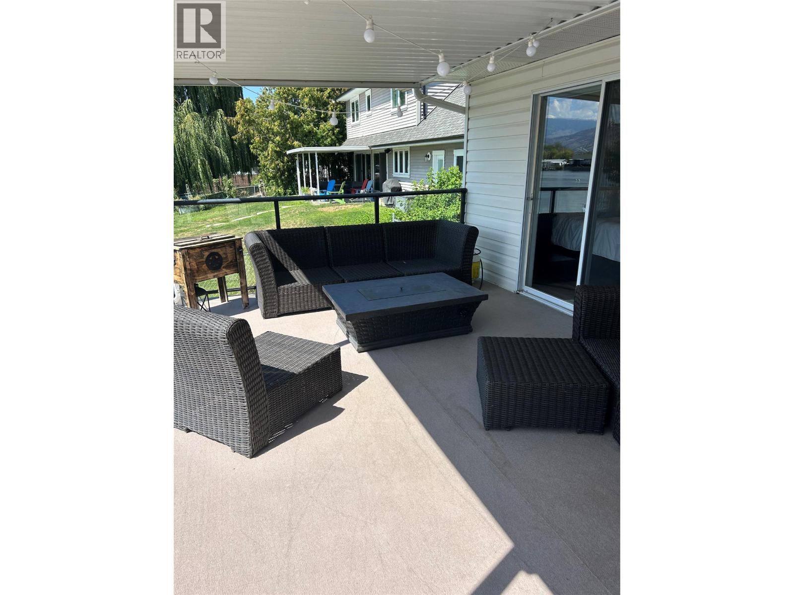 Picture for 38 BAYVIEW  Crescent https://www.cirrealty.ca/reb/bc/0/10366240_20.jpg